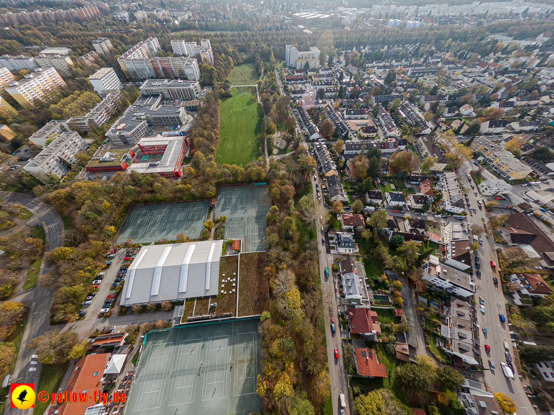 03.11.2022 -  Ostparksee mit Umgebung in Neuperlach